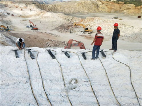 矿山开采新突破 液压劈石机——高效应对坚硬岩石的利器